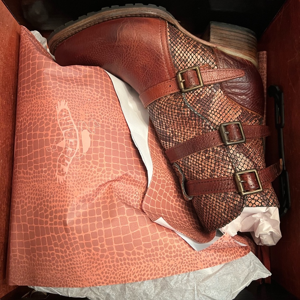 freebird Brown Leather & Snake-Print Combat Moto Boots - Picture 3 of 8